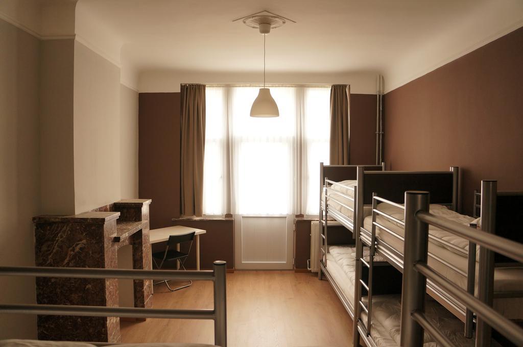 Es Hostel Saint-Gilles Exteriér fotografie