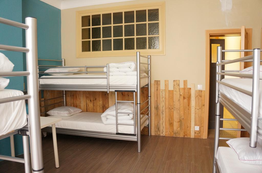 Es Hostel Saint-Gilles Exteriér fotografie