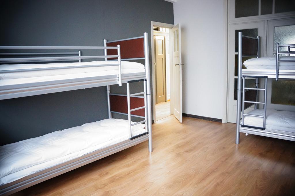 Es Hostel Saint-Gilles Exteriér fotografie